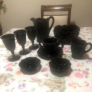 COPY - Vintage- 10 pc.- Tiara Indiana Paneled Daisy Monarch